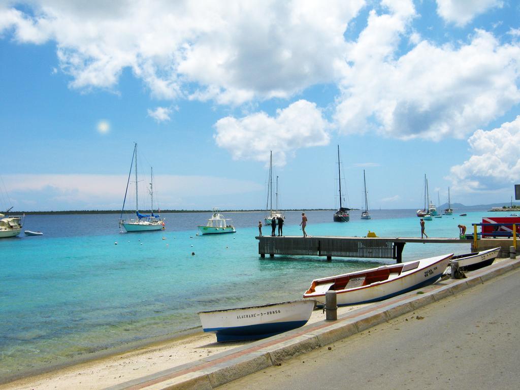 Bonaire Seaside Apartments Экстерьер фото